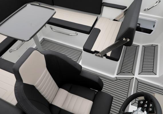 Finnmaster R6 Bowrider Salomarine