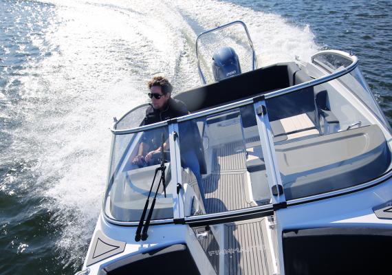 Finnmaster R6 Bowrider Salomarine