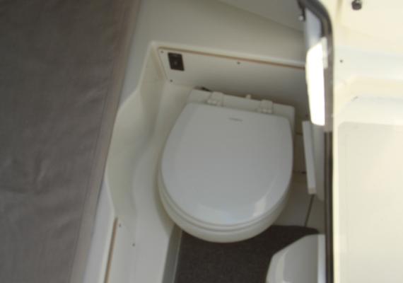 TG 7.9 KingCruiser hyttivene Salomarine