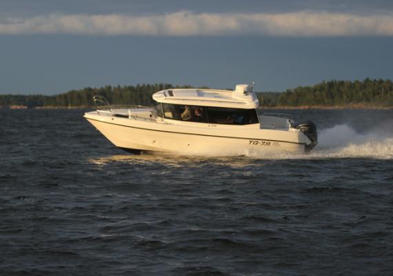 TG 7.9 KingCruiser hyttivene Salomarine